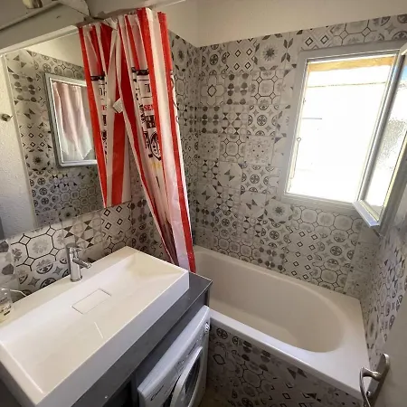 Refait A Neuf Proche Richelieu, Terrasse, Piscine, Parking Et Clim Pour 5 Pers. - Fr-1-723-9 Apartmán *