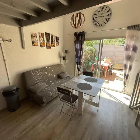 Refait A Neuf Proche Richelieu, Terrasse, Piscine, Parking Et Clim Pour 5 Pers. - Fr-1-723-9 Agde